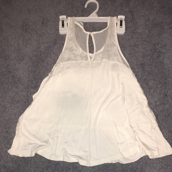 White ruffled tank top from American Eagle. - Picture 2 of 2